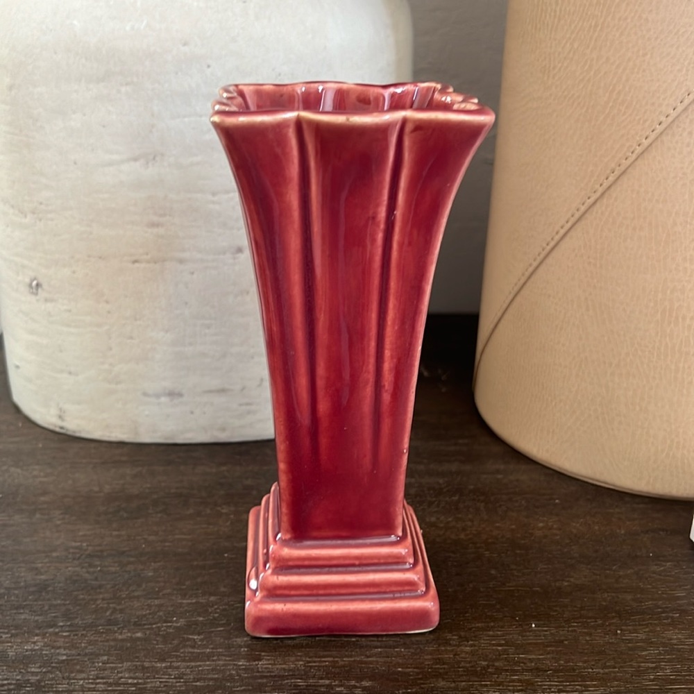 McCoy vase maroon 7”